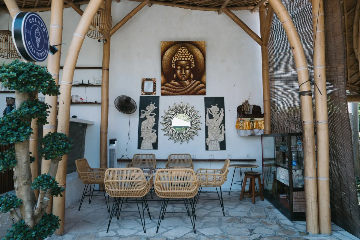 Handmade jewelry and studio scenes from Bali Turtle Jewelry Workshop in Kerobokan, photo 1 of 98