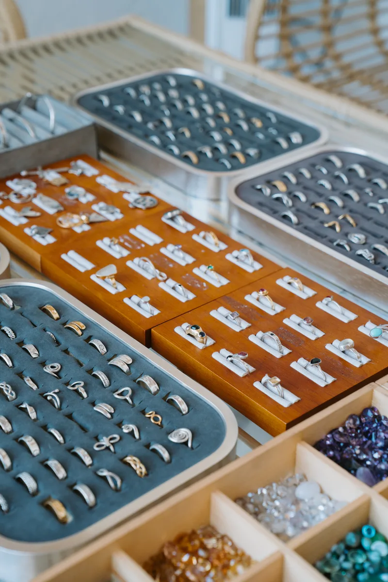 Handmade jewelry and studio scenes from Bali Turtle Jewelry Workshop in Kerobokan, photo 8 of 98