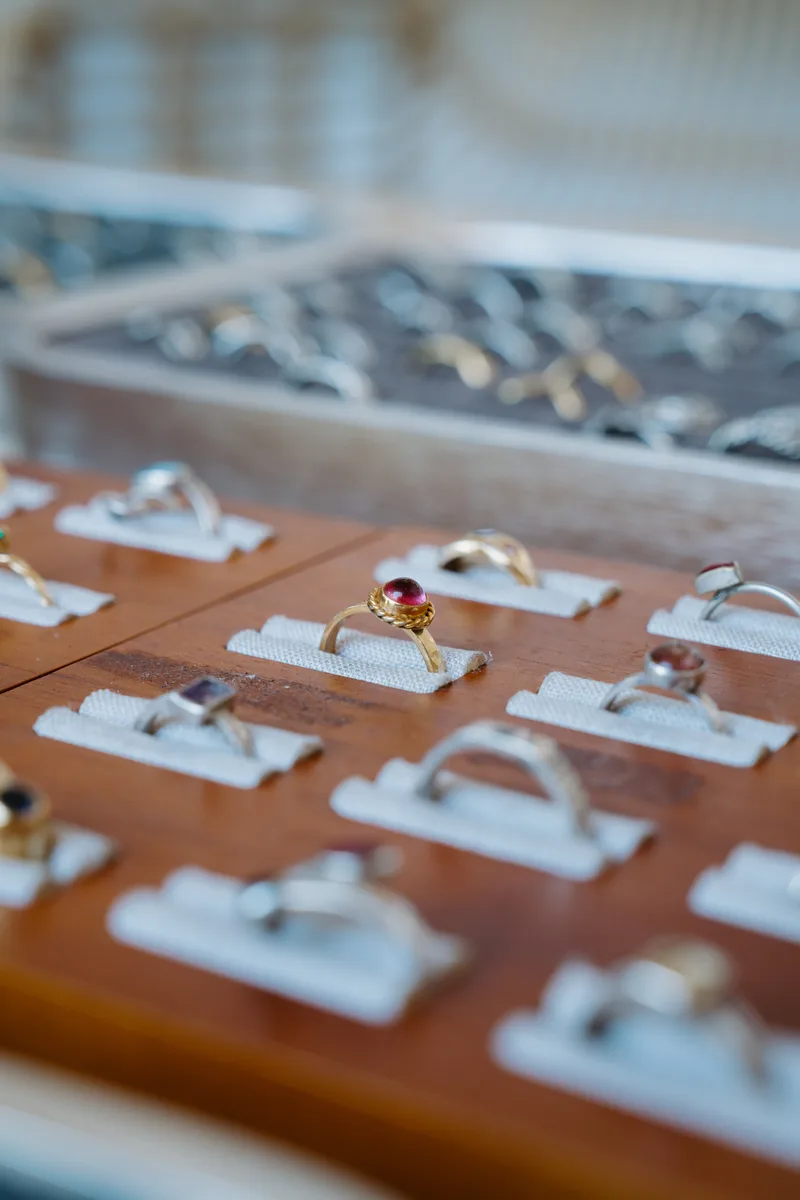 Handmade jewelry and studio scenes from Bali Turtle Jewelry Workshop in Kerobokan, photo 9 of 98