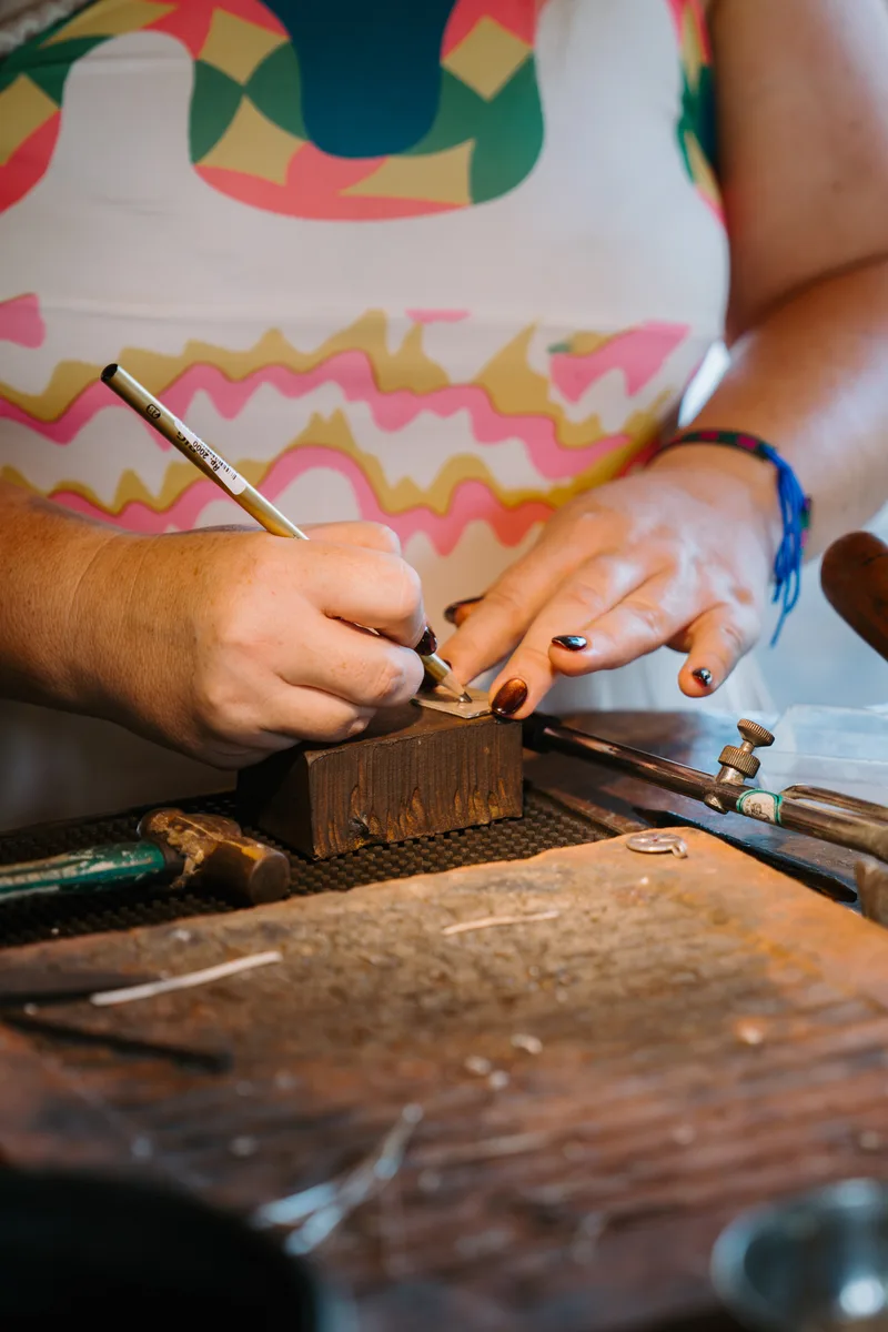 Handmade jewelry and studio scenes from Bali Turtle Jewelry Workshop in Kerobokan, photo 28 of 98