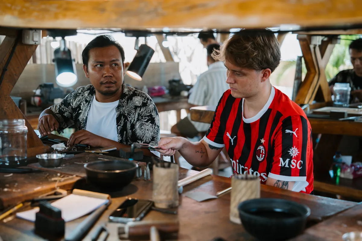 Handmade jewelry and studio scenes from Bali Turtle Jewelry Workshop in Kerobokan, photo 38 of 98