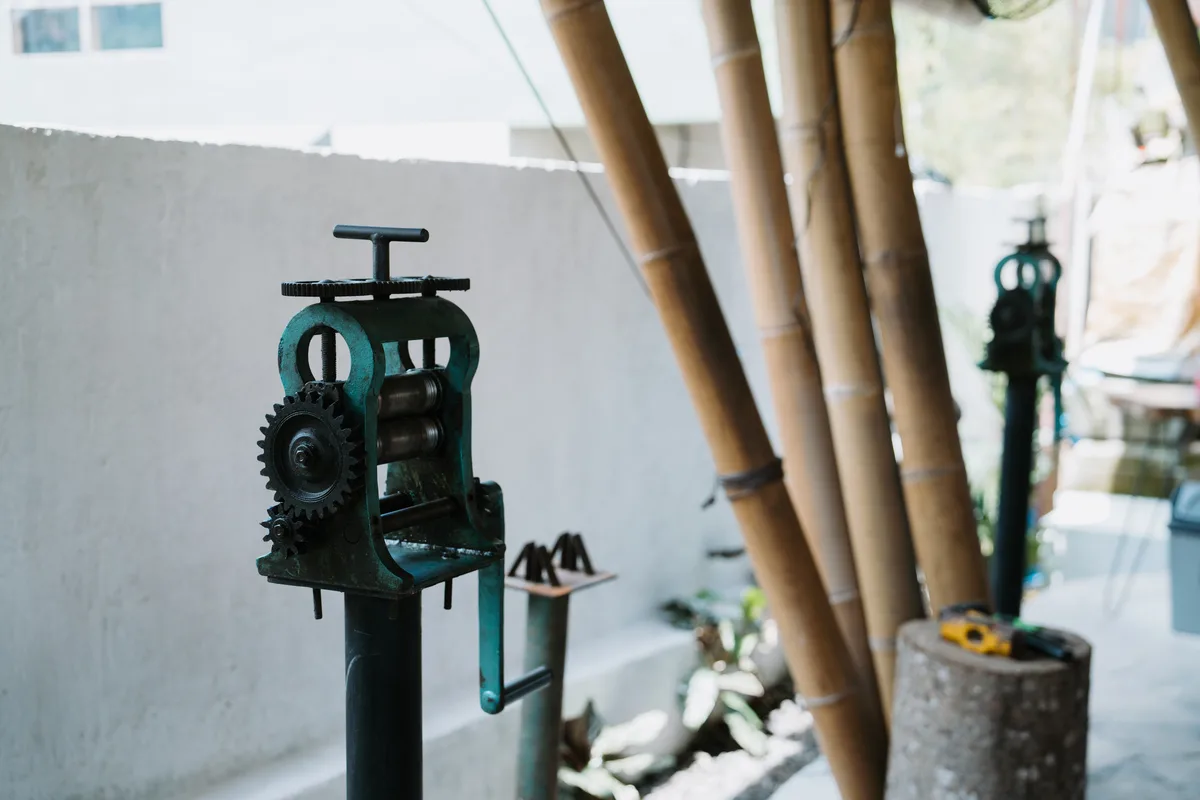 Handmade jewelry and studio scenes from Bali Turtle Jewelry Workshop in Kerobokan, photo 43 of 98