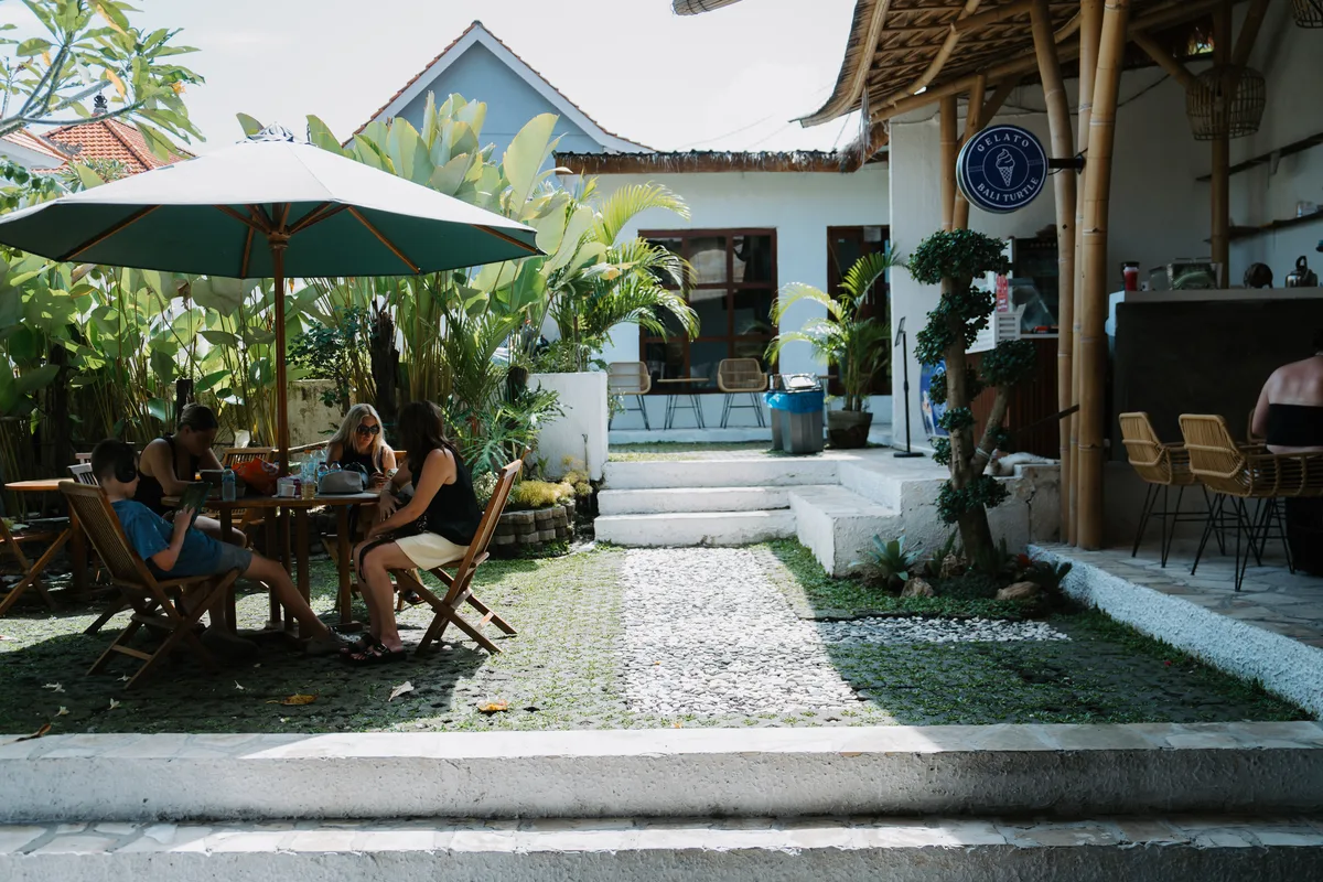 Handmade jewelry and studio scenes from Bali Turtle Jewelry Workshop in Kerobokan, photo 45 of 98