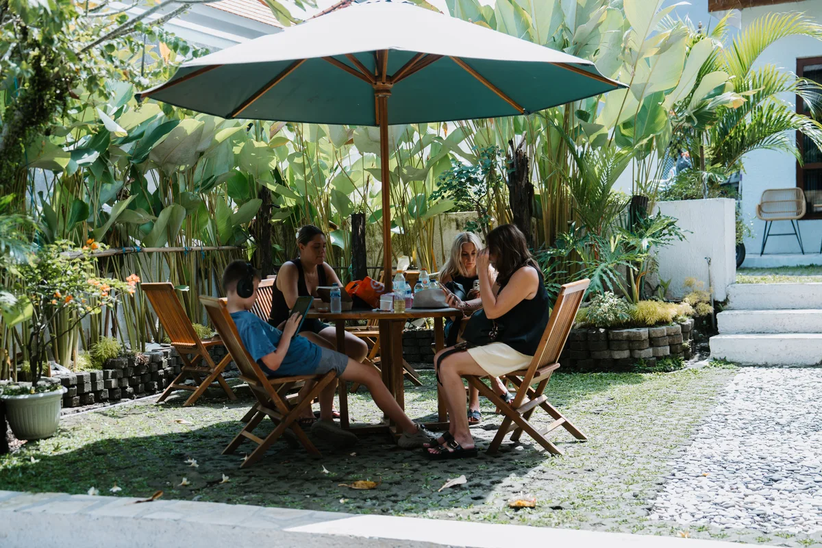 Handmade jewelry and studio scenes from Bali Turtle Jewelry Workshop in Kerobokan, photo 46 of 98