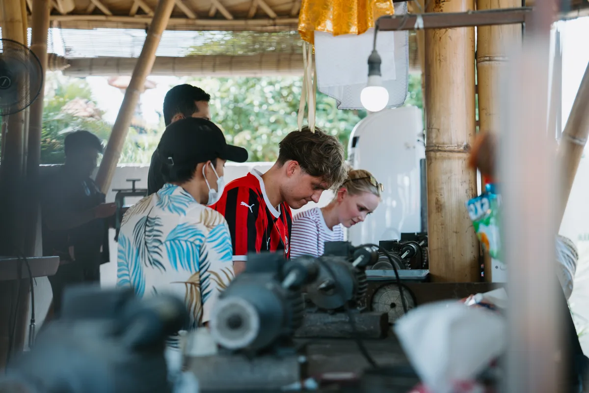 Handmade jewelry and studio scenes from Bali Turtle Jewelry Workshop in Kerobokan, photo 58 of 98