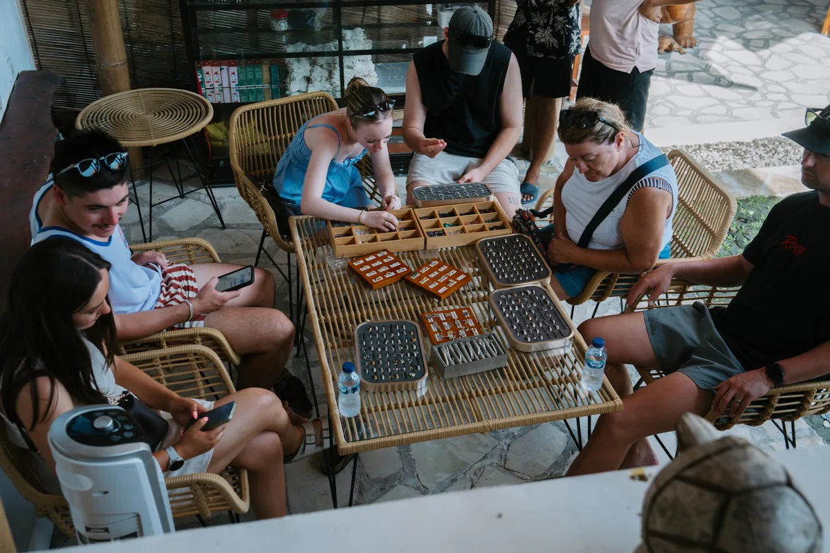 Handmade jewelry and studio scenes from Bali Turtle Jewelry Workshop in Kerobokan, photo 76 of 98
