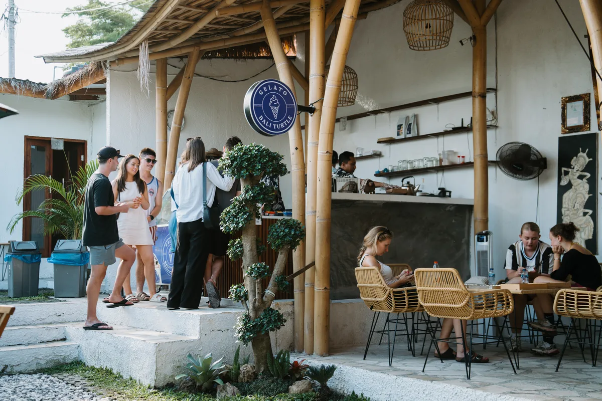 Handmade jewelry and studio scenes from Bali Turtle Jewelry Workshop in Kerobokan, photo 94 of 98