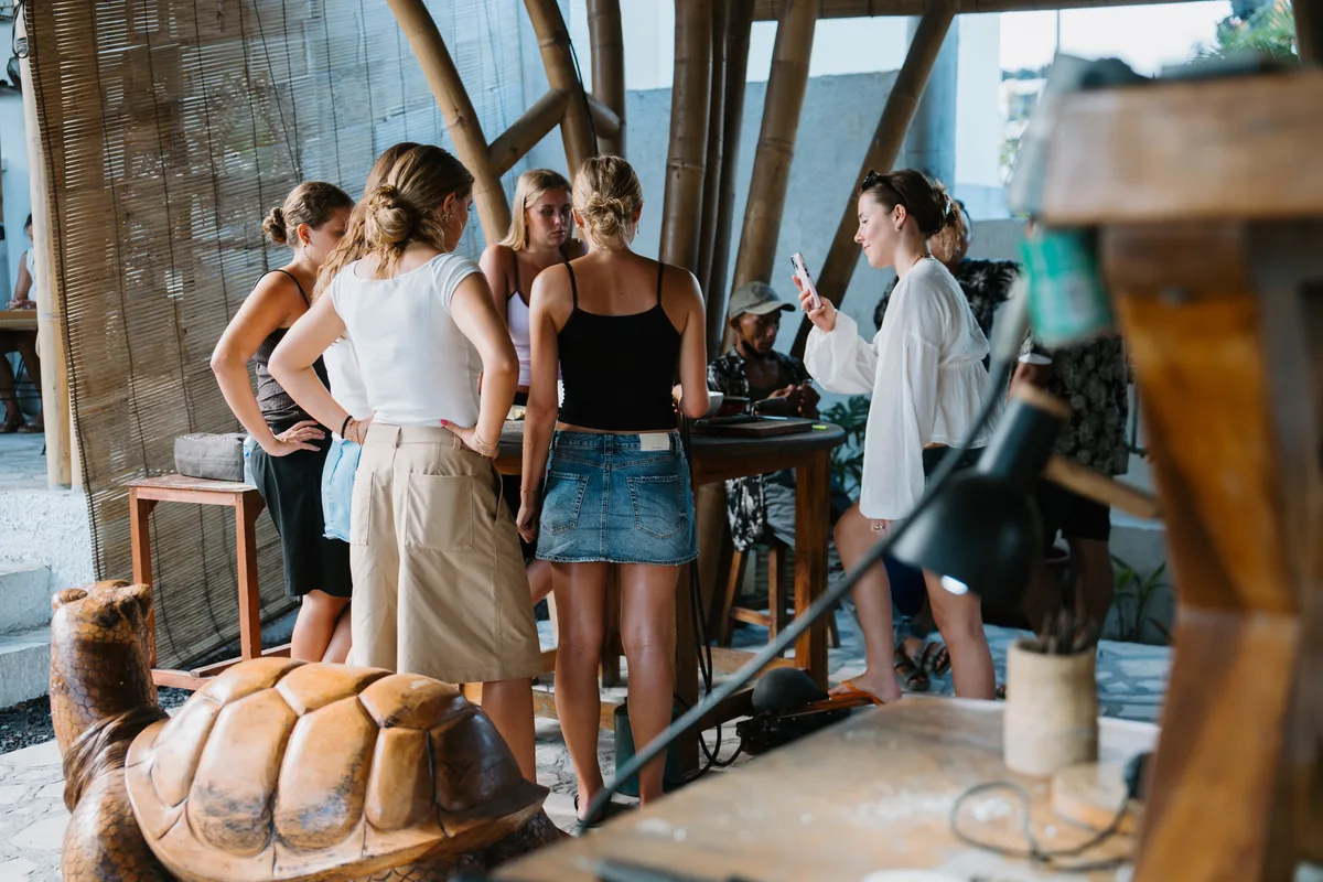 Handmade jewelry and studio scenes from Bali Turtle Jewelry Workshop in Kerobokan, photo 97 of 98