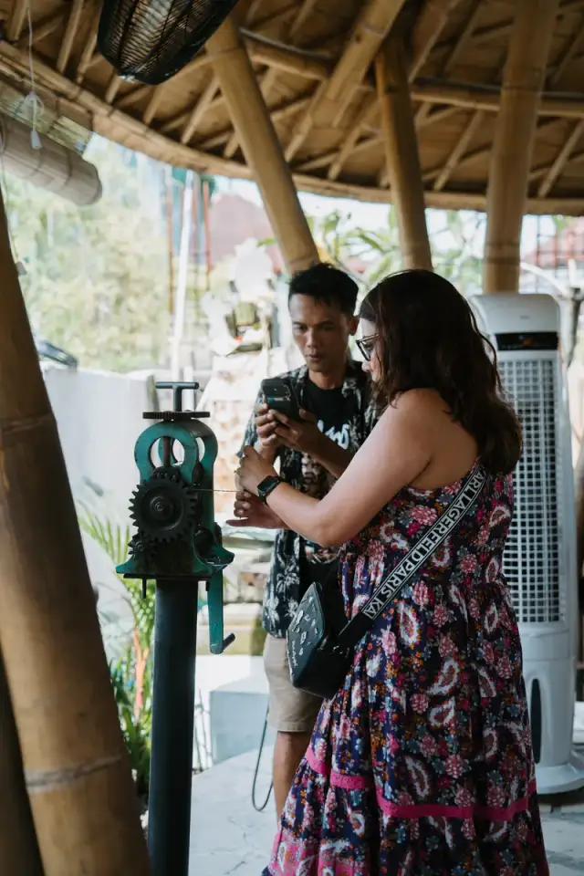 Handmade jewelry and studio scenes from Bali Turtle Jewelry Workshop in Kerobokan, photo 25 of 98