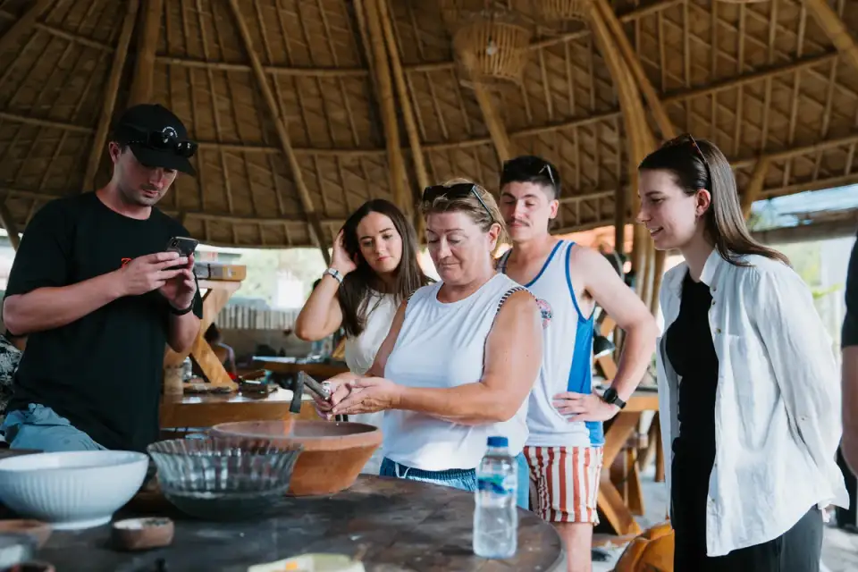 Handmade jewelry and studio scenes from Bali Turtle Jewelry Workshop in Kerobokan, photo 80 of 98