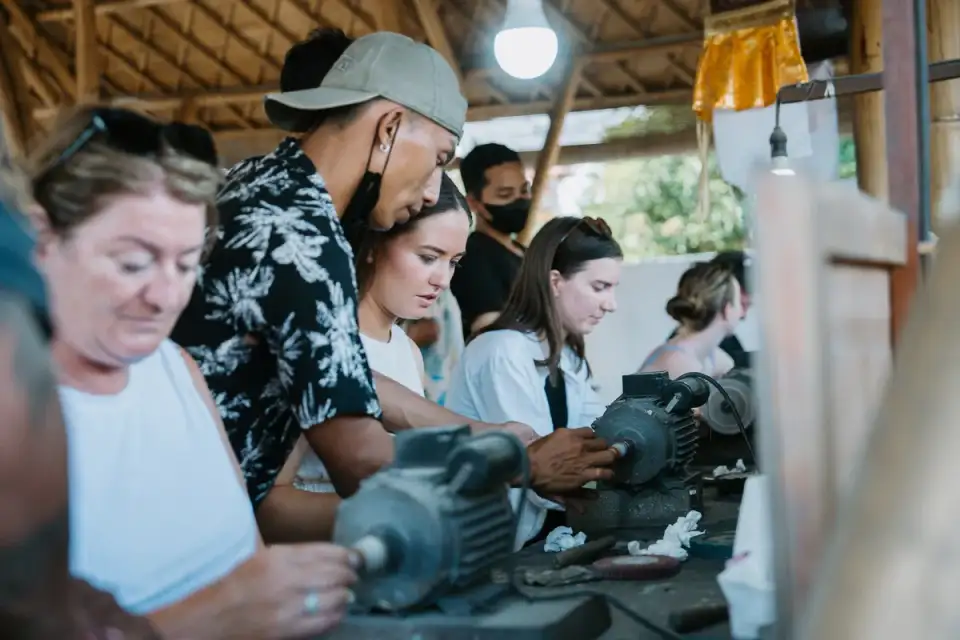 Handmade jewelry and studio scenes from Bali Turtle Jewelry Workshop in Kerobokan, photo 91 of 98
