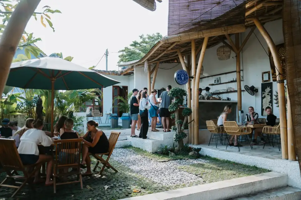 Handmade jewelry and studio scenes from Bali Turtle Jewelry Workshop in Kerobokan, photo 93 of 98